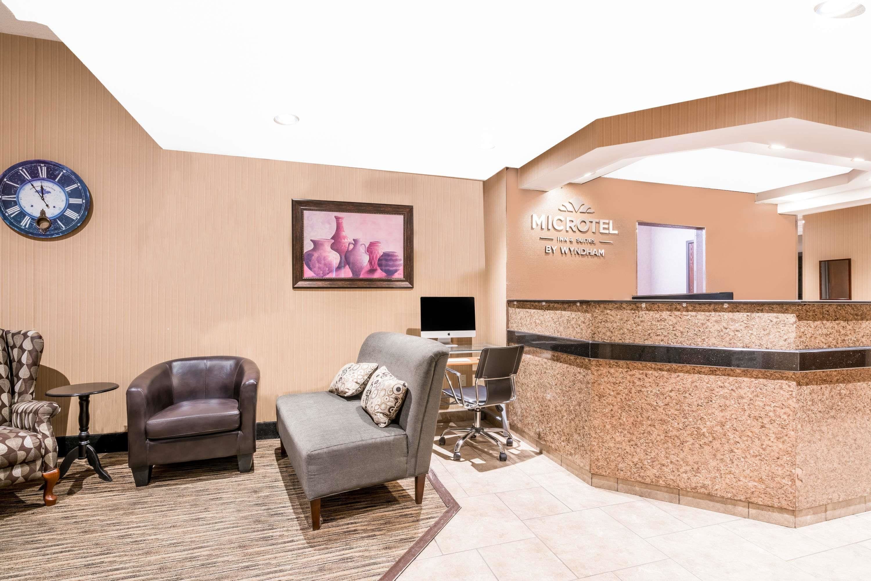 Microtel Inn & Suites by Wyndham Rochester North Mayo Clinic
