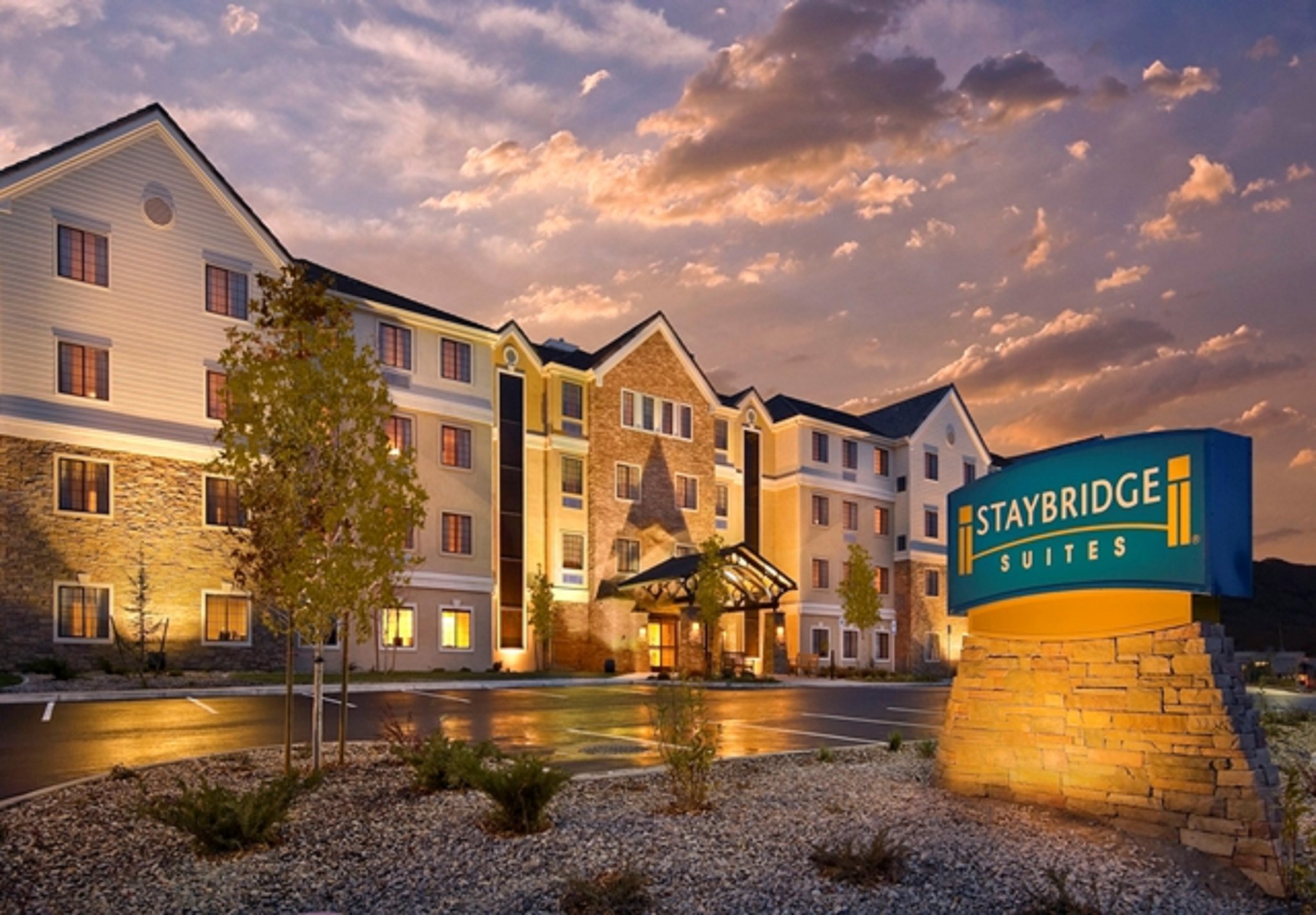 Staybridge Suites Rochester Commerce Dr Nw