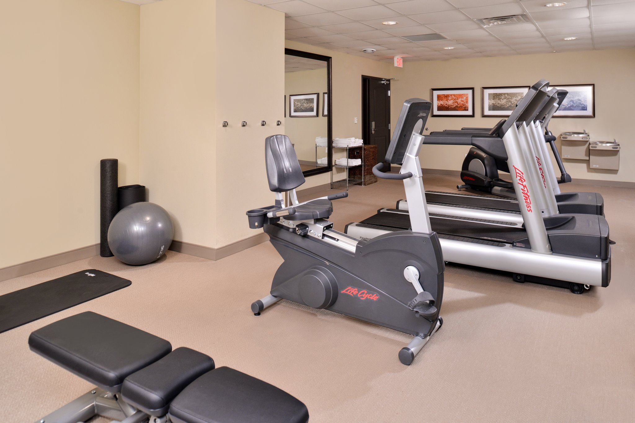 Staybridge Suites Rochester Commerce Dr Nw