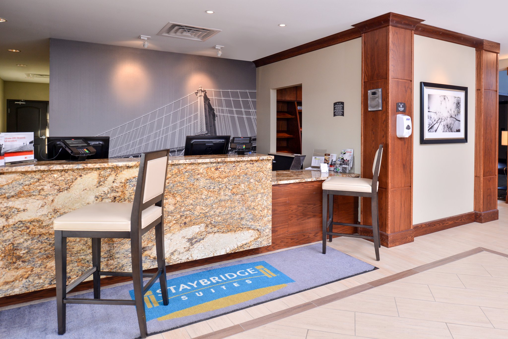 Staybridge Suites Rochester Commerce Dr Nw
