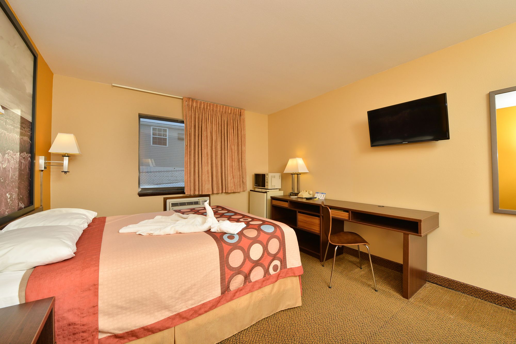 Super 8 by Wyndham Rochester Mayo Clinic Area