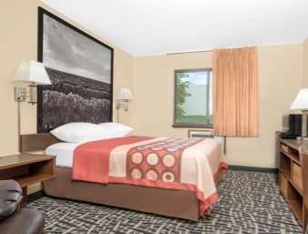 Super 8 by Wyndham Rochester Mayo Clinic Area