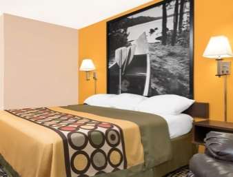 Super 8 by Wyndham Rochester Mayo Clinic Area