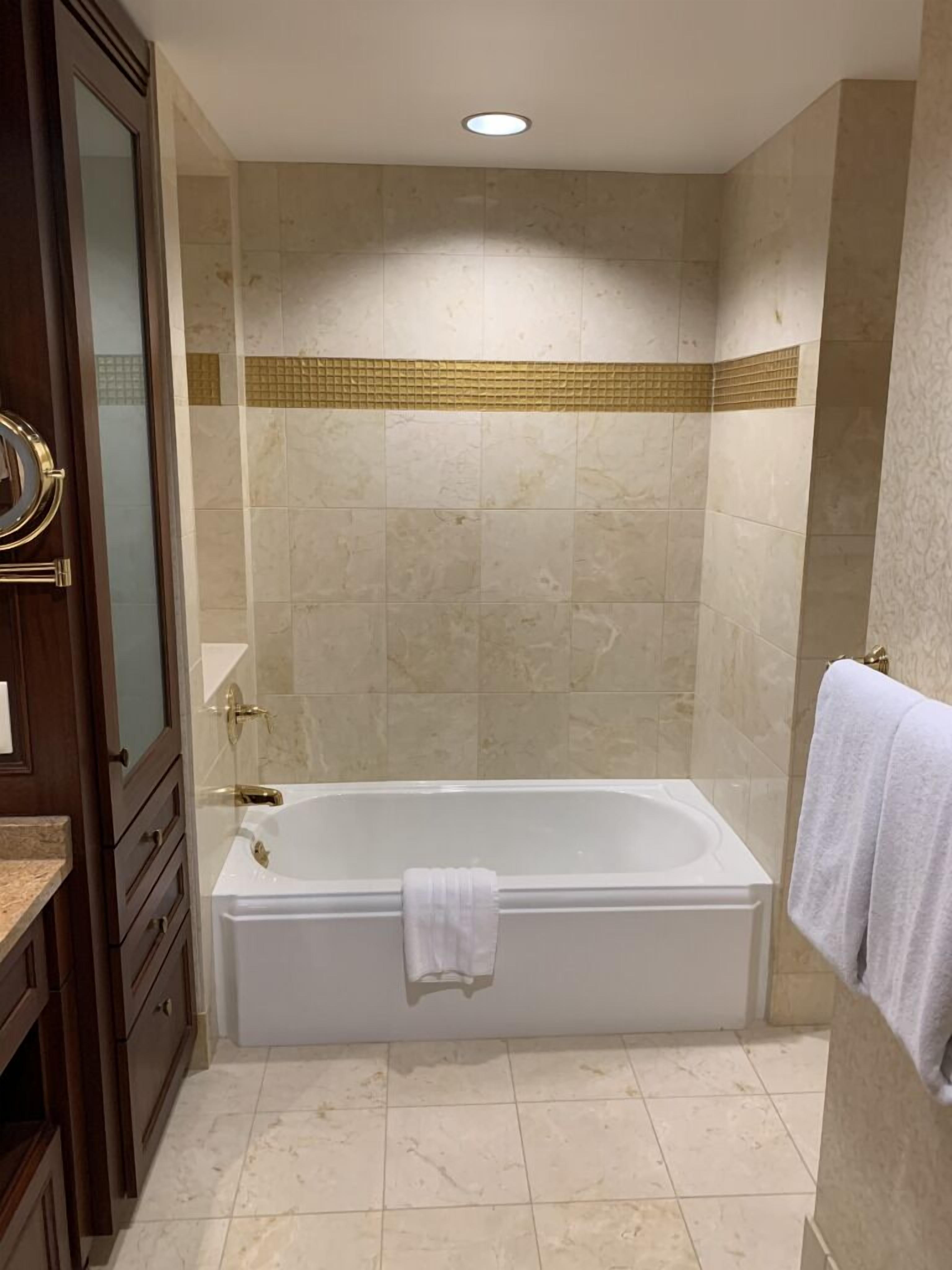 The Towers At The Kahler Grand Hotel