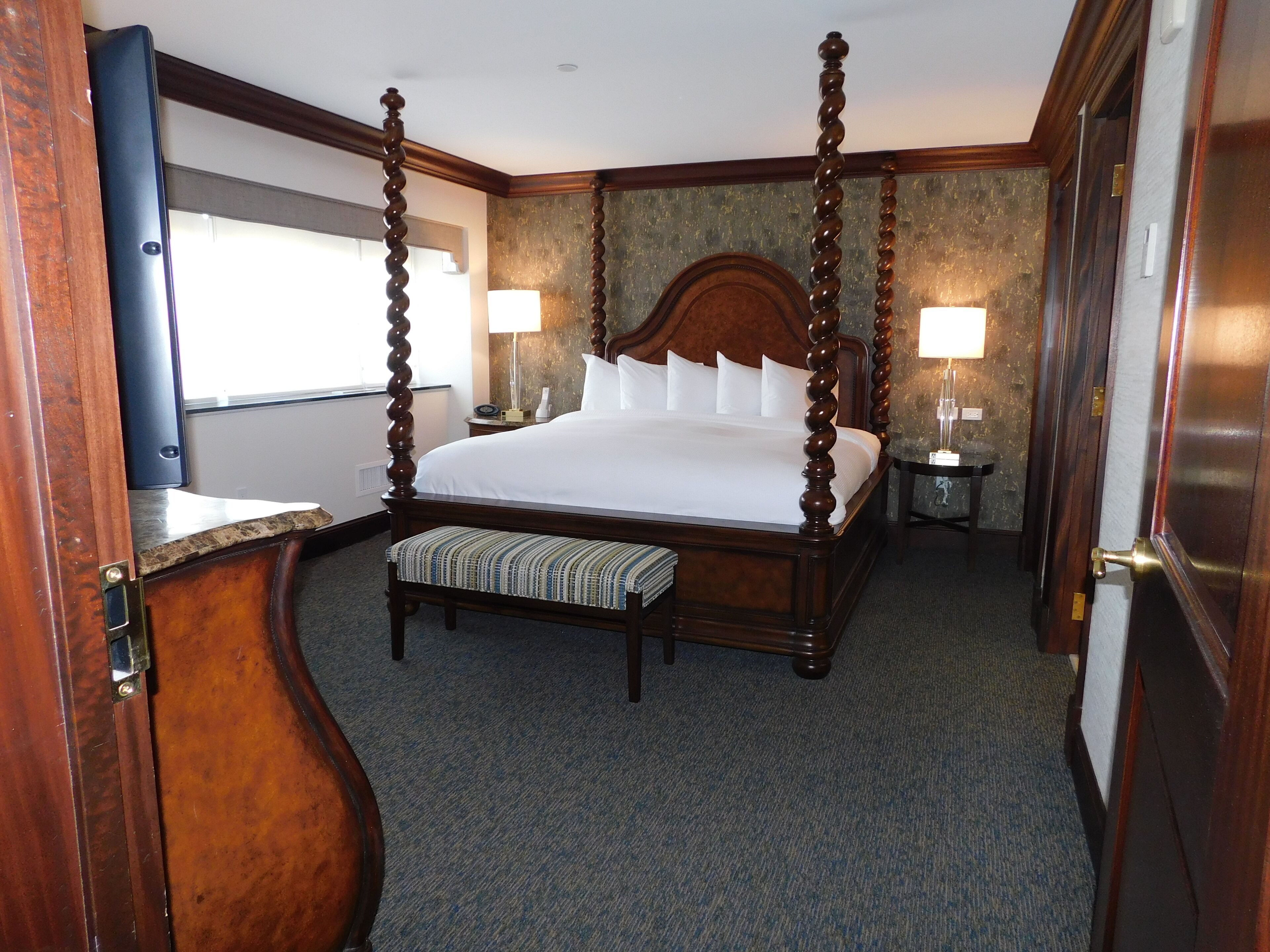The Towers At The Kahler Grand Hotel