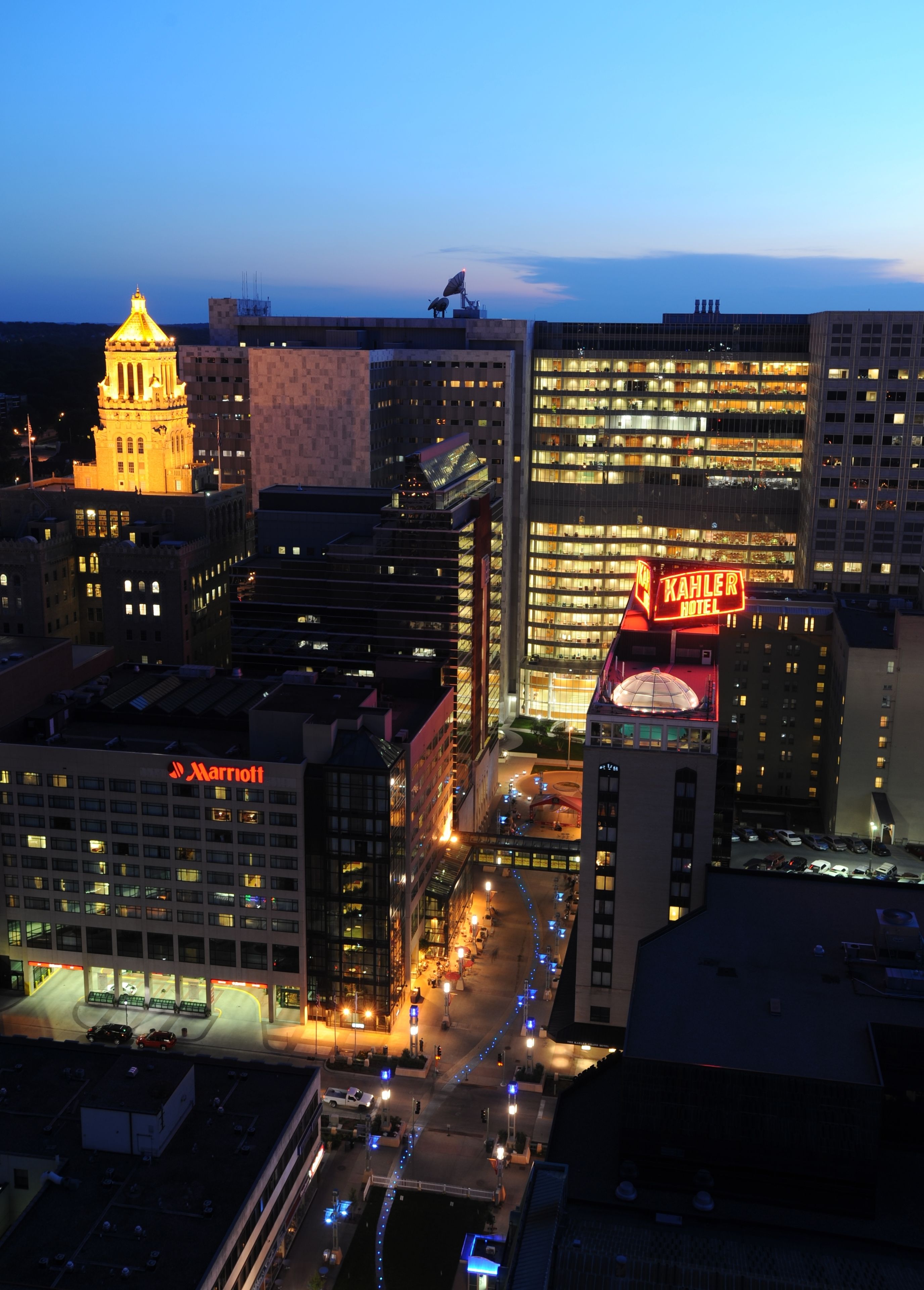 The Towers At The Kahler Grand Hotel