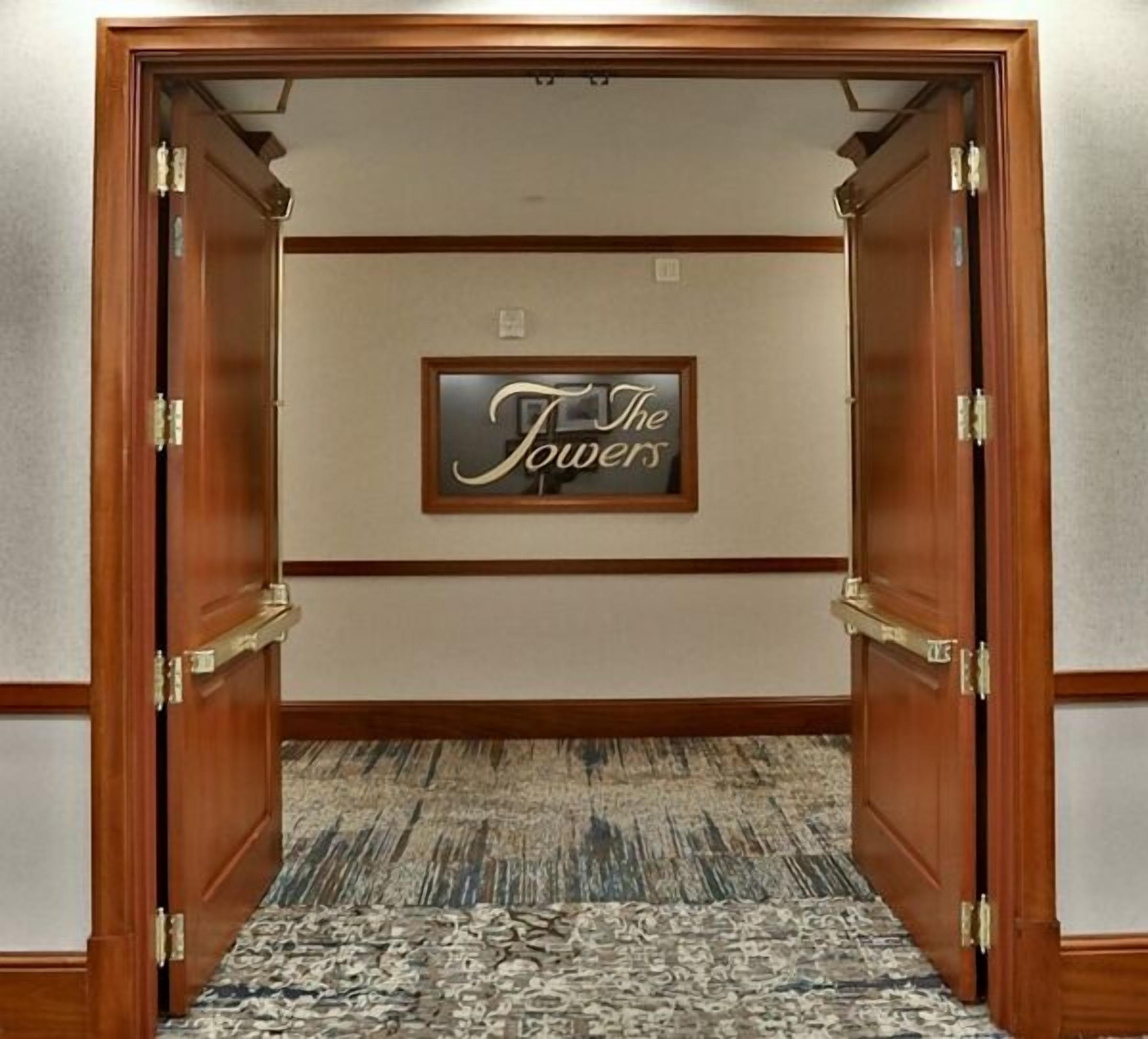 The Towers At The Kahler Grand Hotel