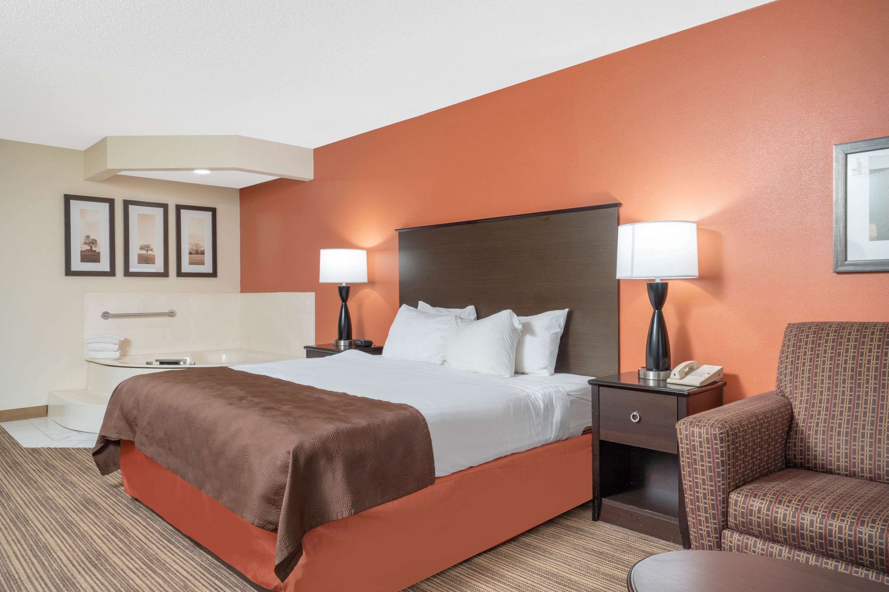 Aspen Hotel Rogers