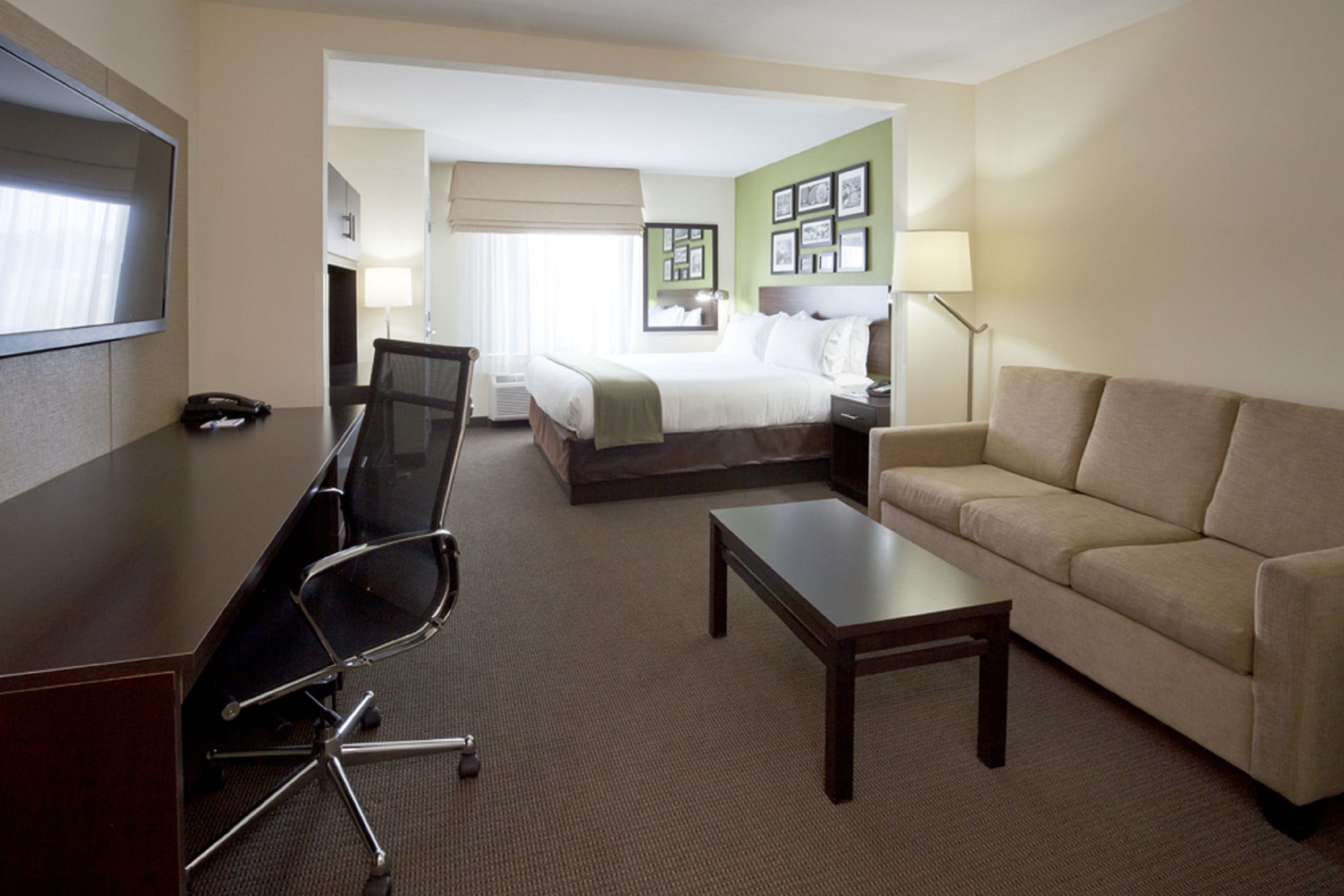 Holiday Inn Express Hotel & Suites Roger