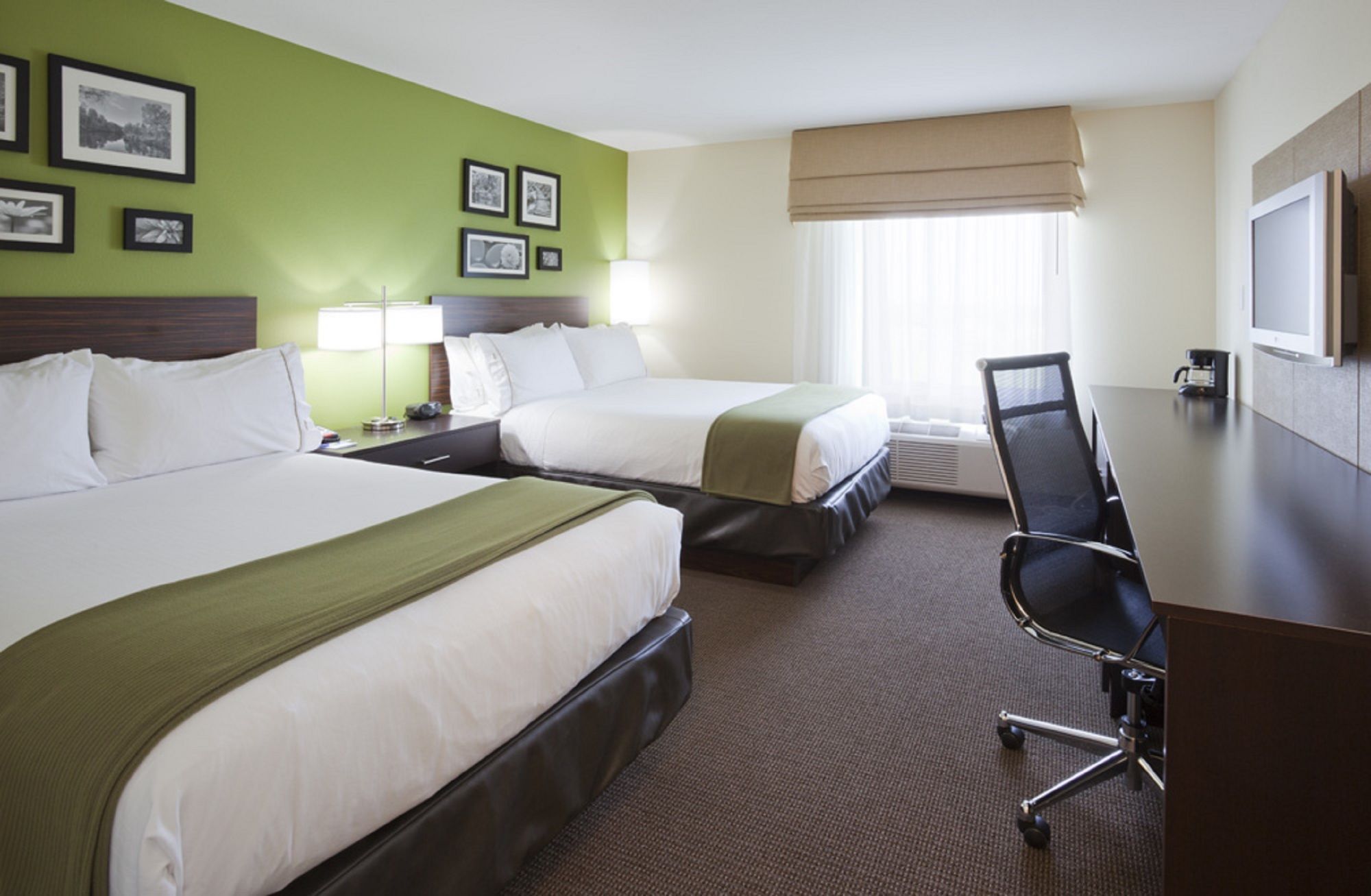 Holiday Inn Express Hotel & Suites Roger