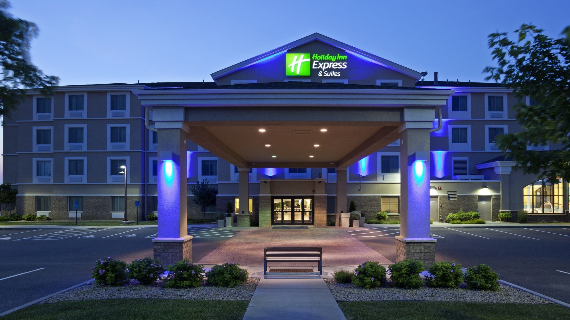 Holiday Inn Express Hotel & Suites Roger