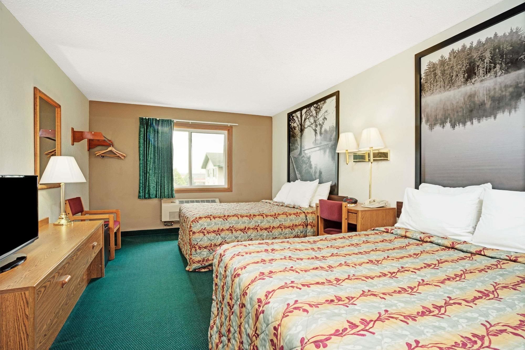 Super 8 by Wyndham Rogers Minnesota