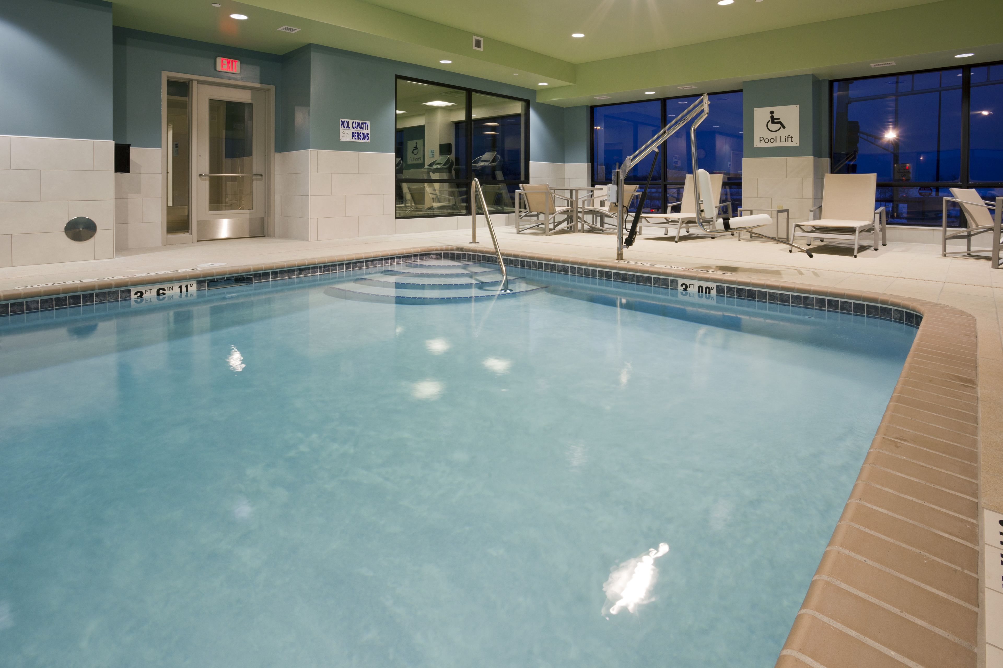 Holiday Inn Express Roseville-St. Paul