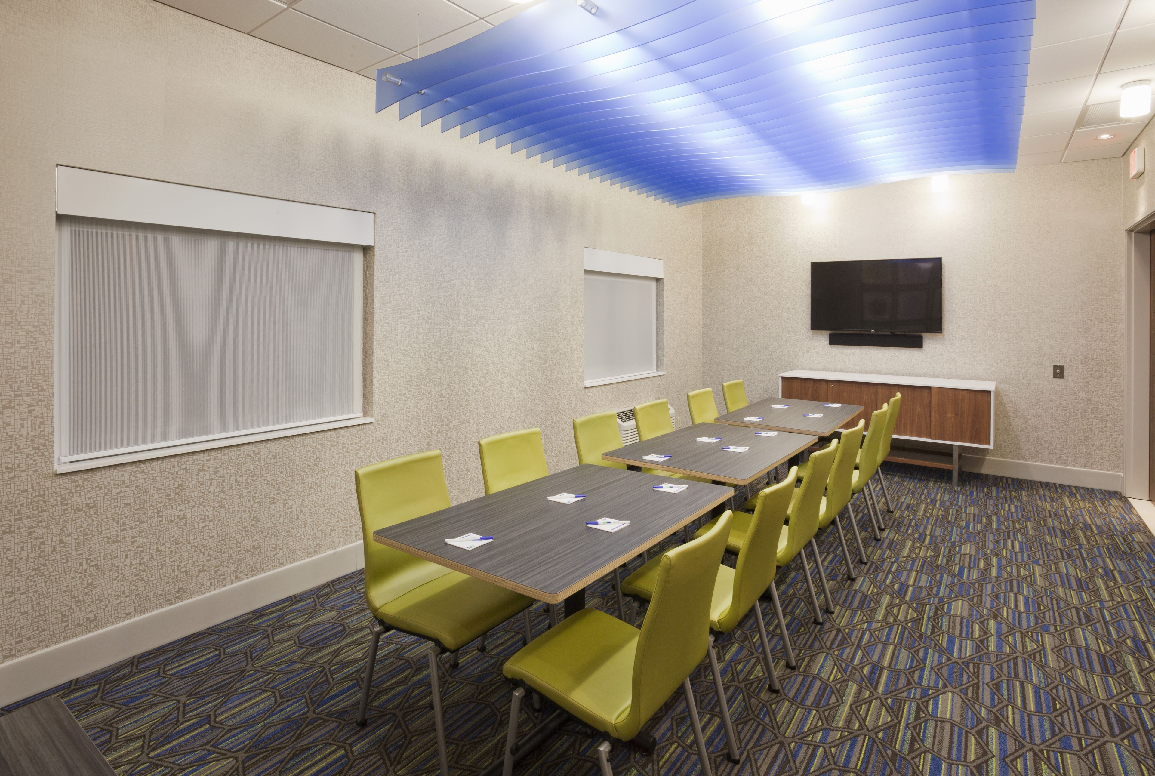 Holiday Inn Express Roseville-St. Paul