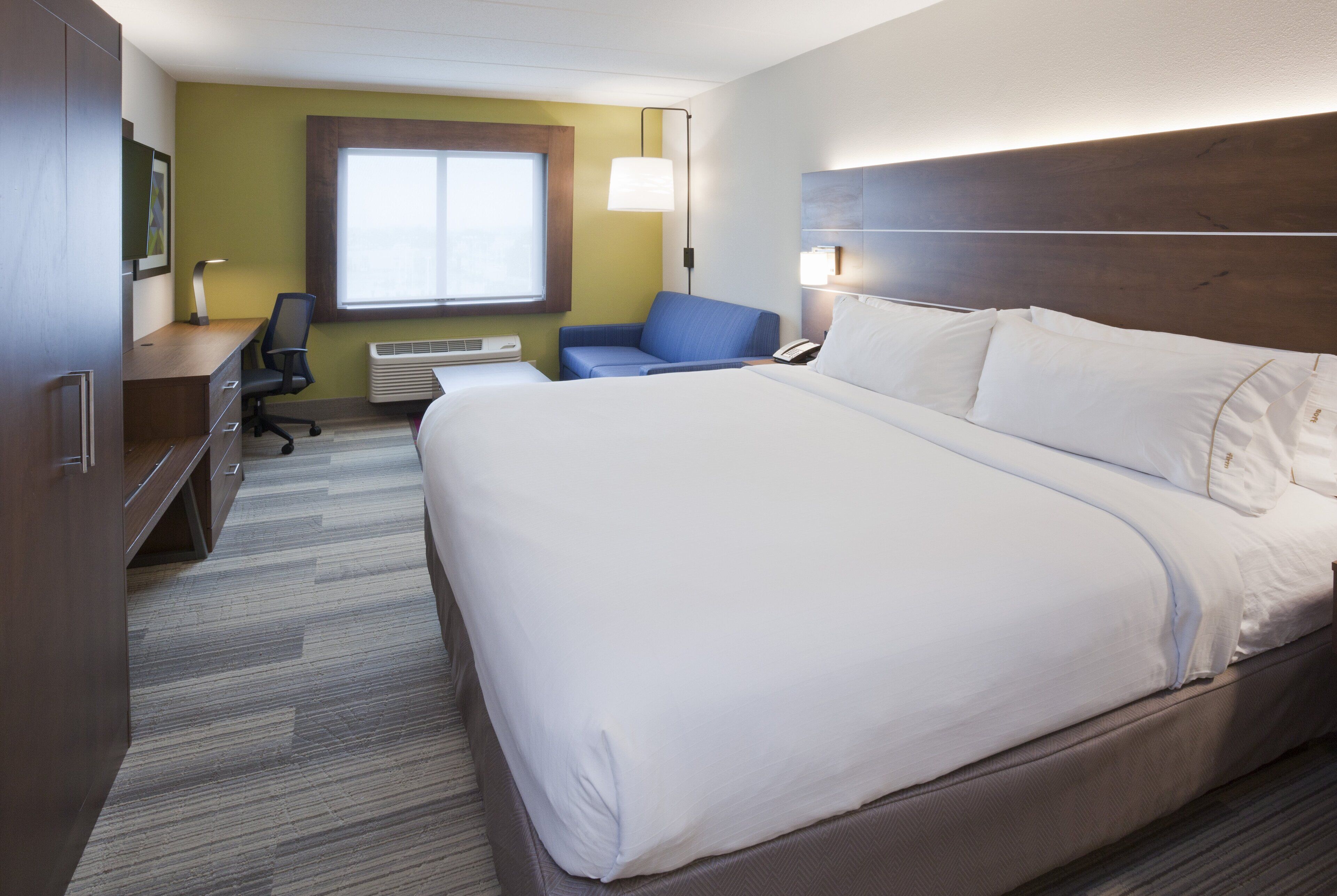 Holiday Inn Express Roseville-St. Paul