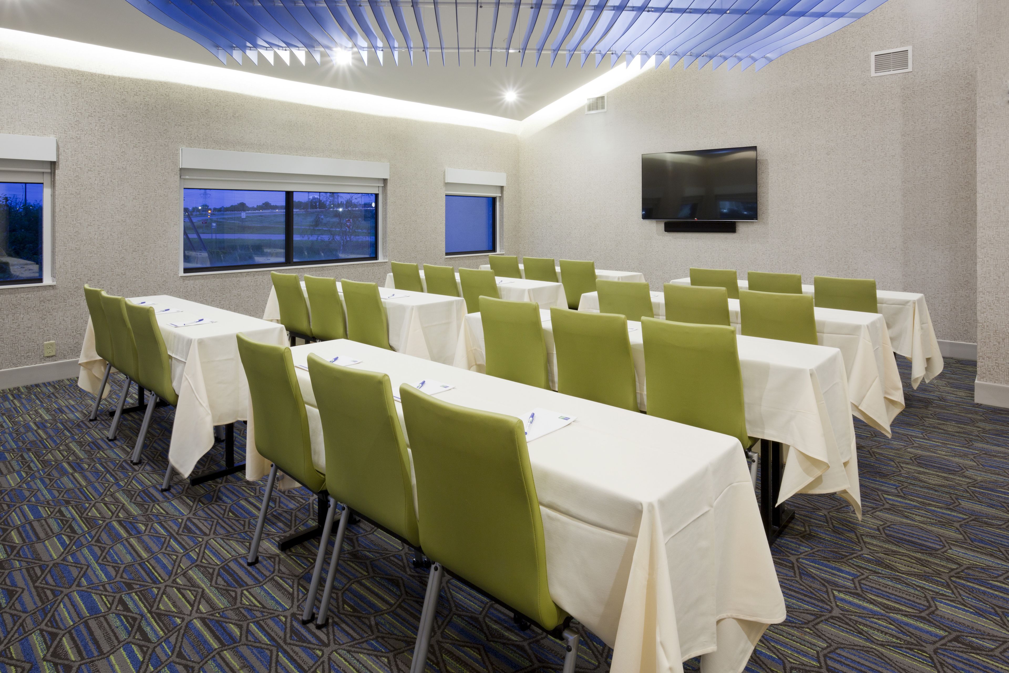 Holiday Inn Express Roseville-St. Paul