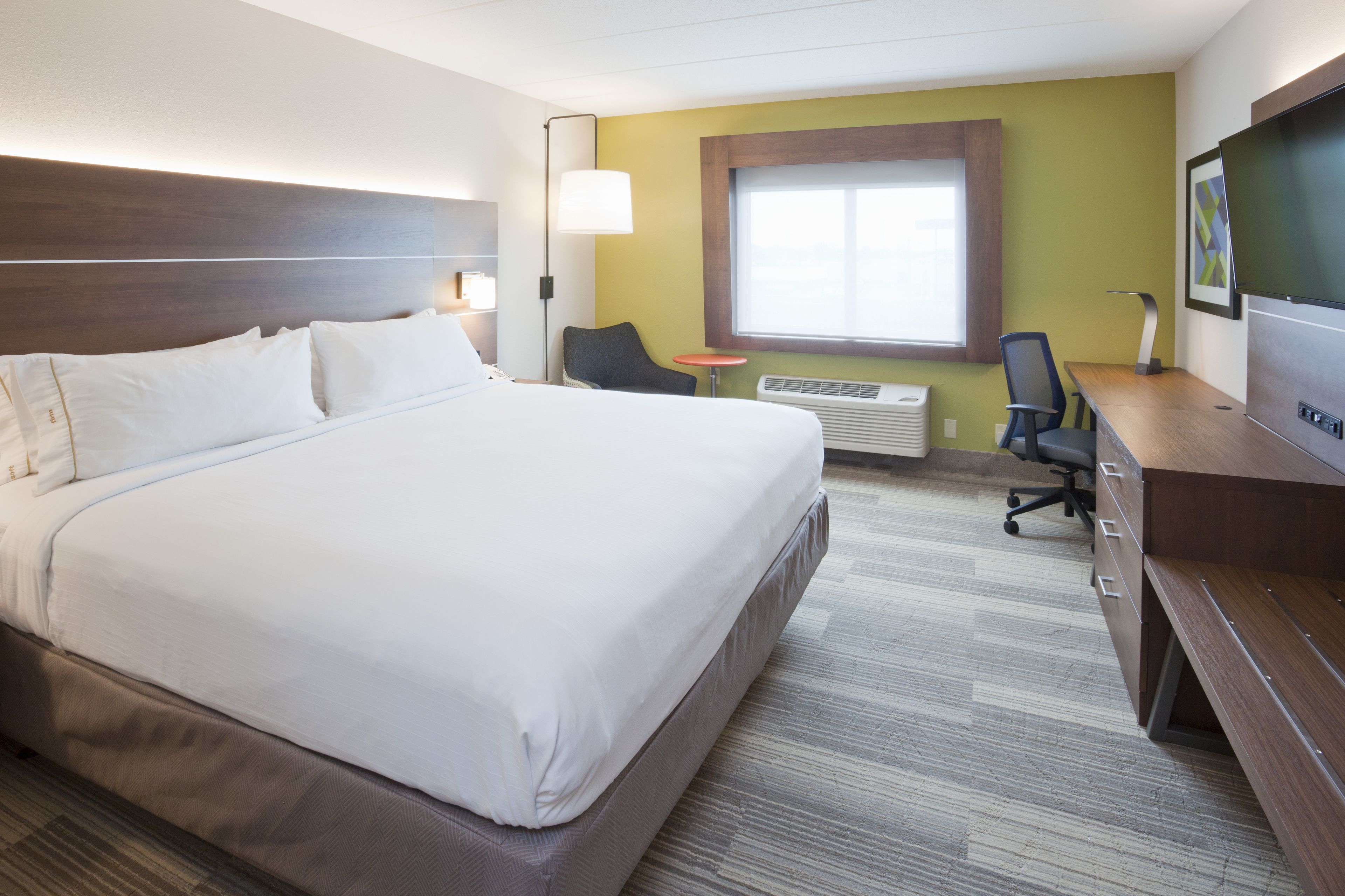 Holiday Inn Express Roseville-St. Paul