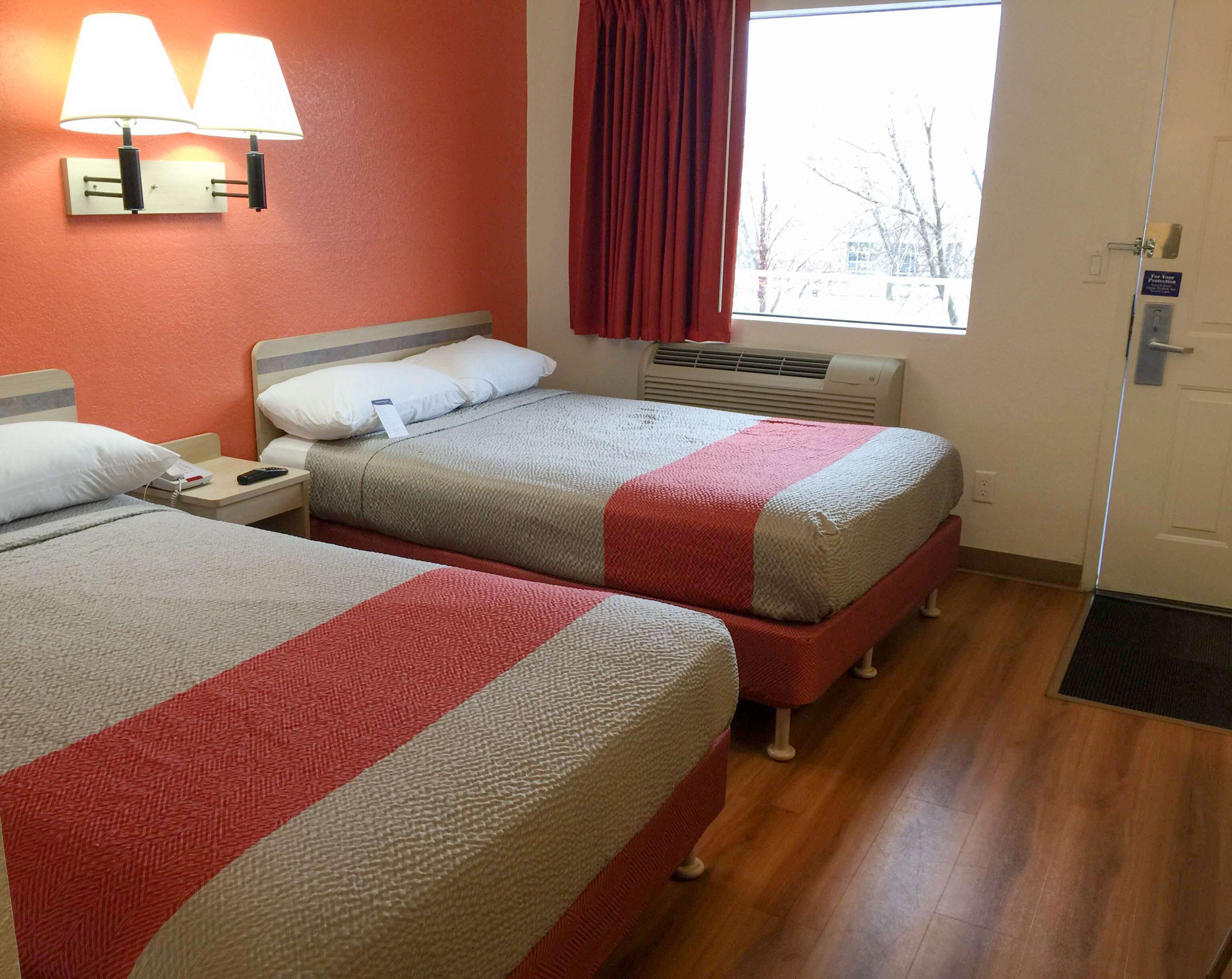 Motel 6 Minneapolis North - Roseville