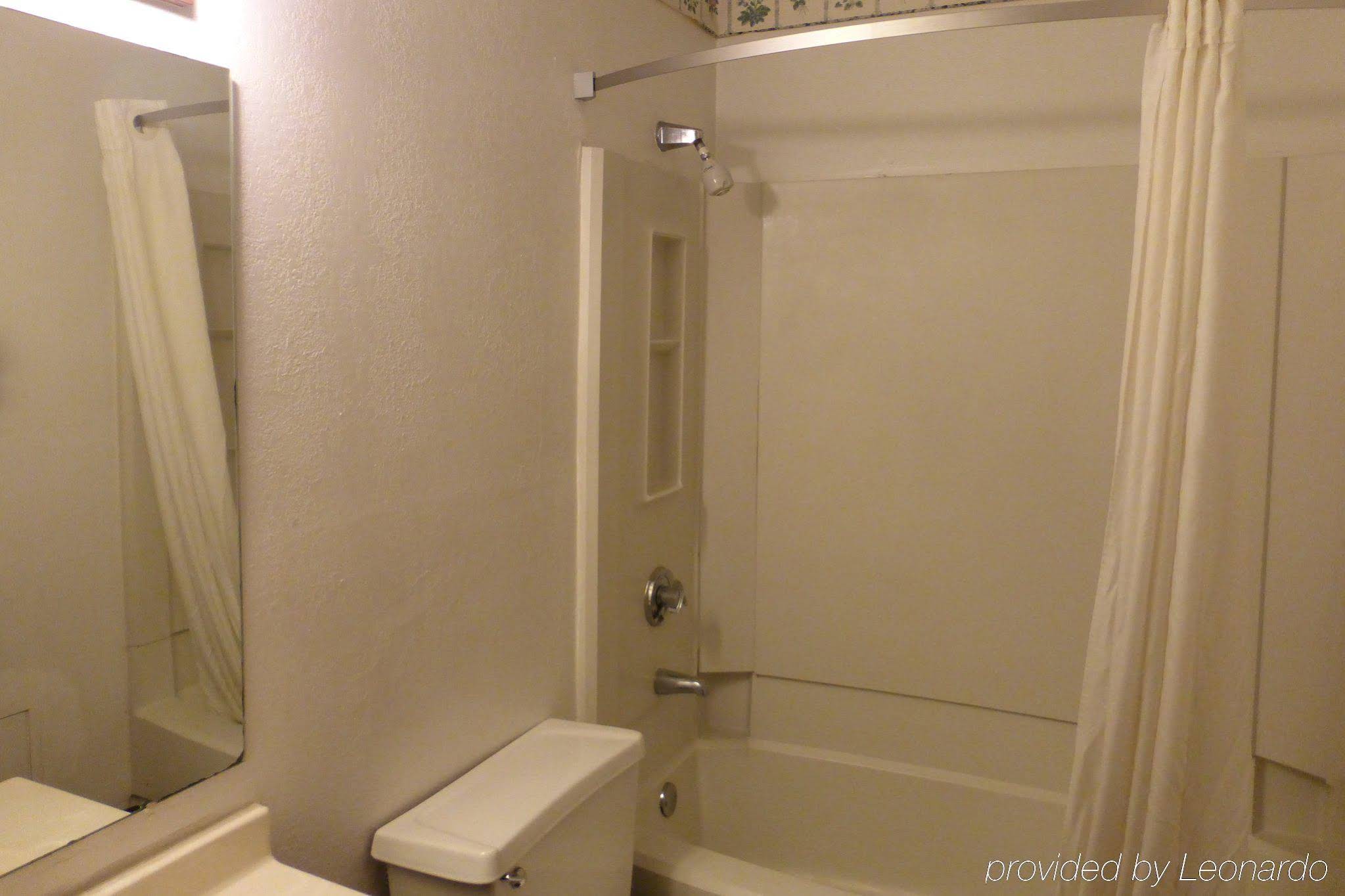 Norwwod Inn and Suites Roseville