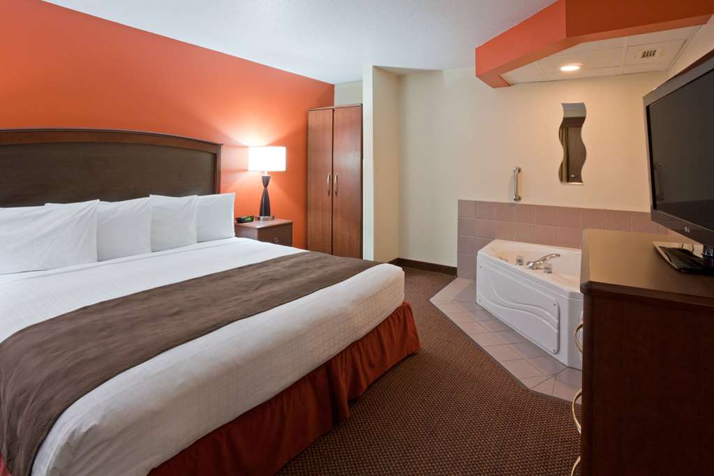 AmericInn by Wyndham St. Cloud