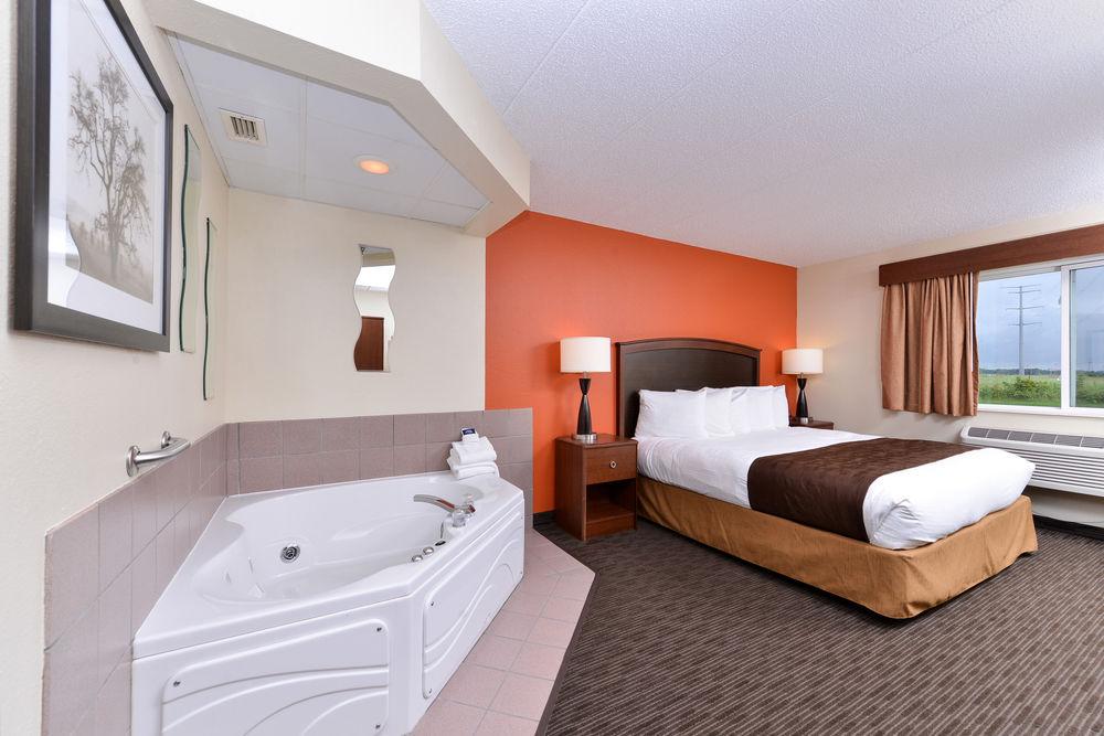 AmericInn by Wyndham St. Cloud