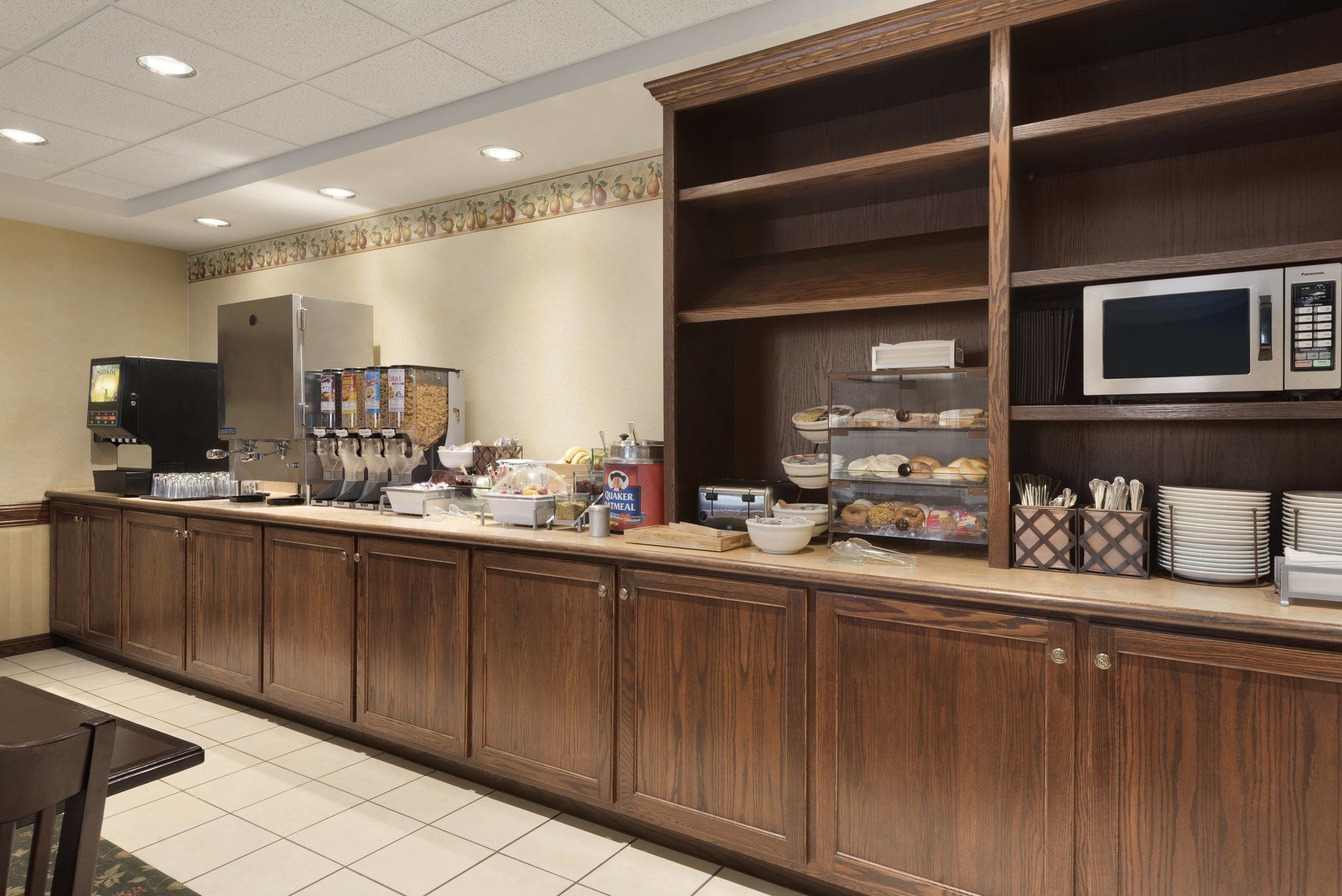 Country Inn & Suites by Radisson, St. Cloud East, MN