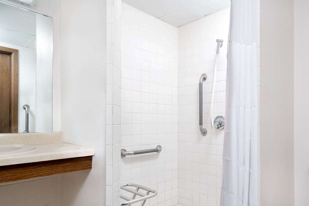 Days Inn by Wyndham St Cloud