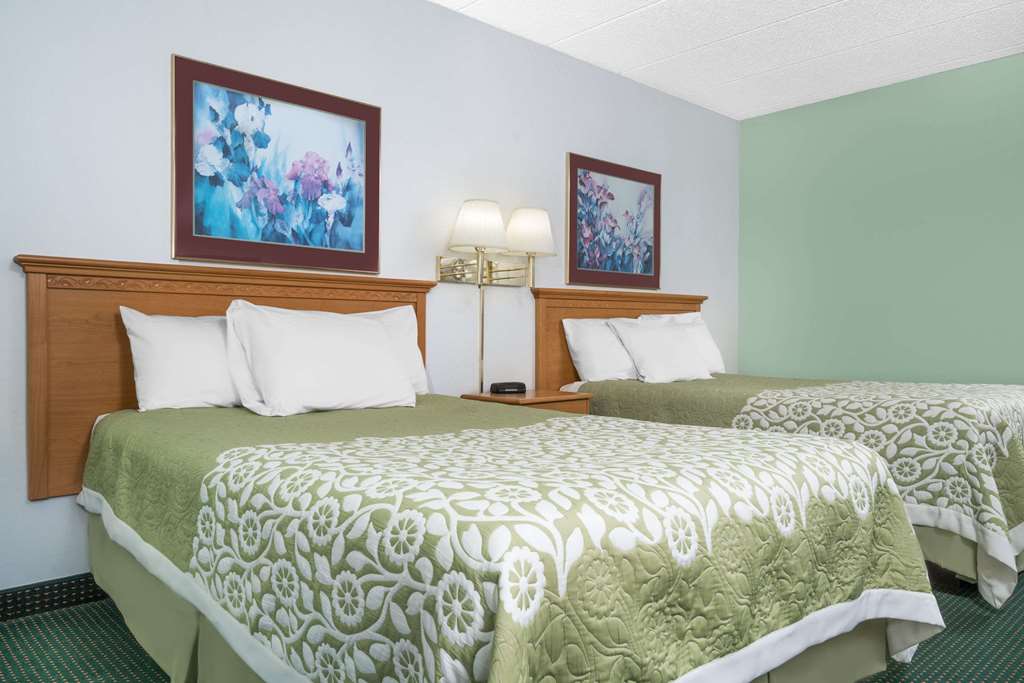 Days Inn by Wyndham St Cloud