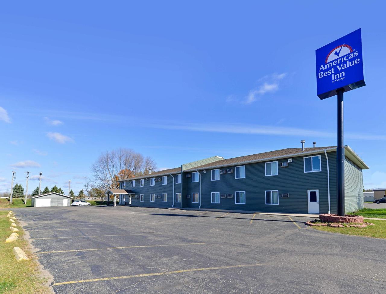 Love Hotels on HWY 10 NW Staples MN 35 RM