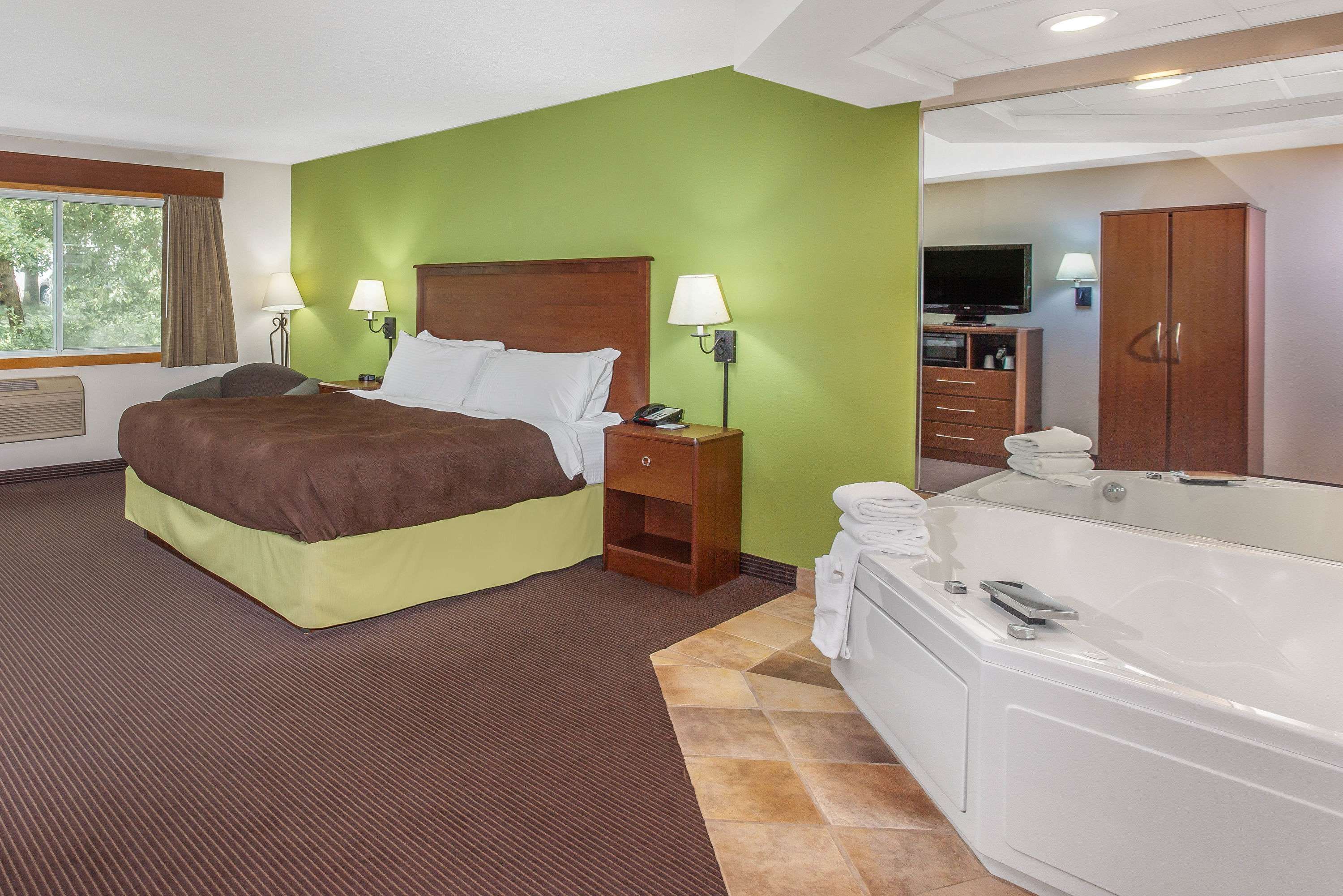 AmericInn by Wyndham Stillwater