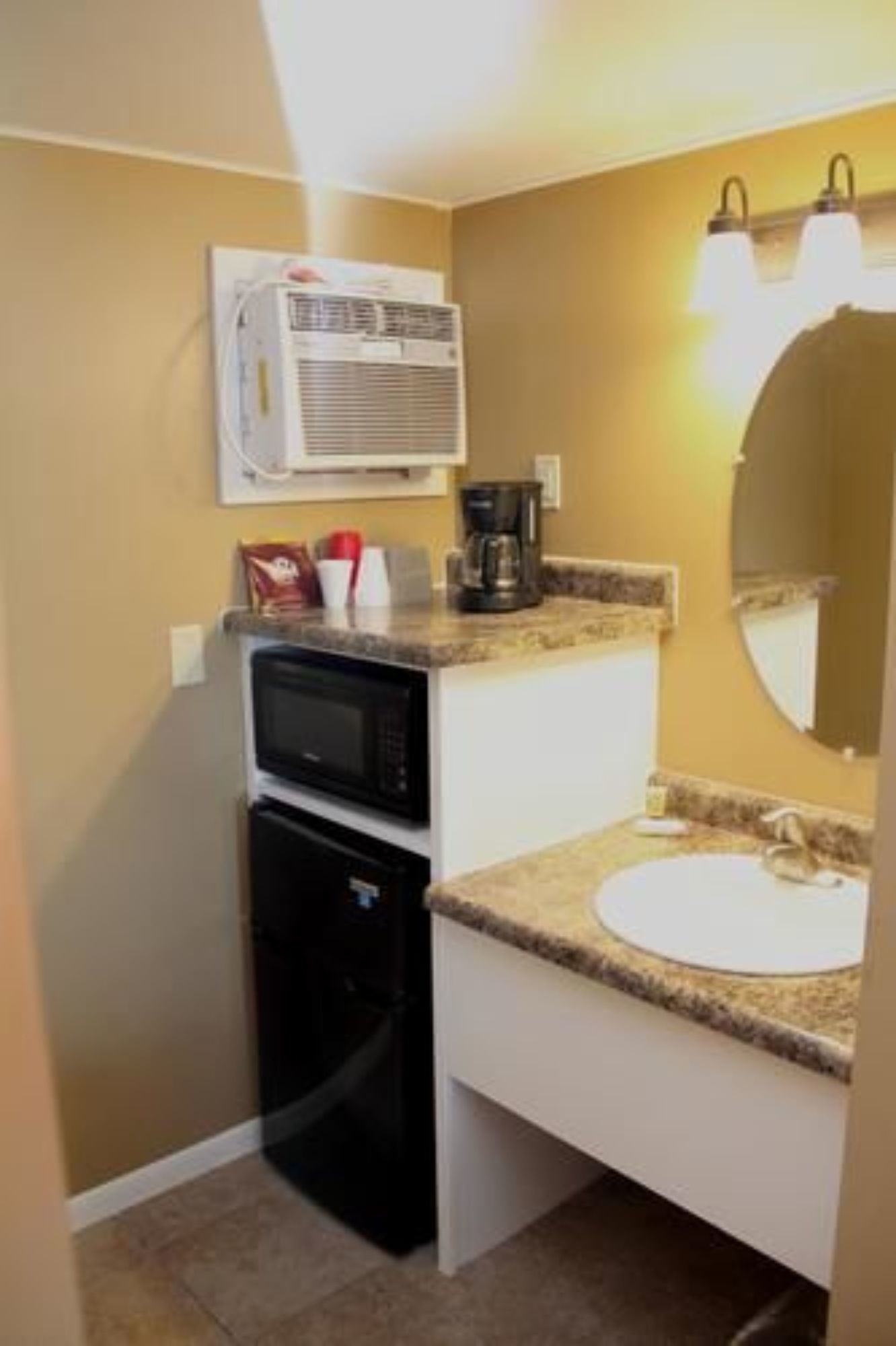 Lakeshor Motor Inn
