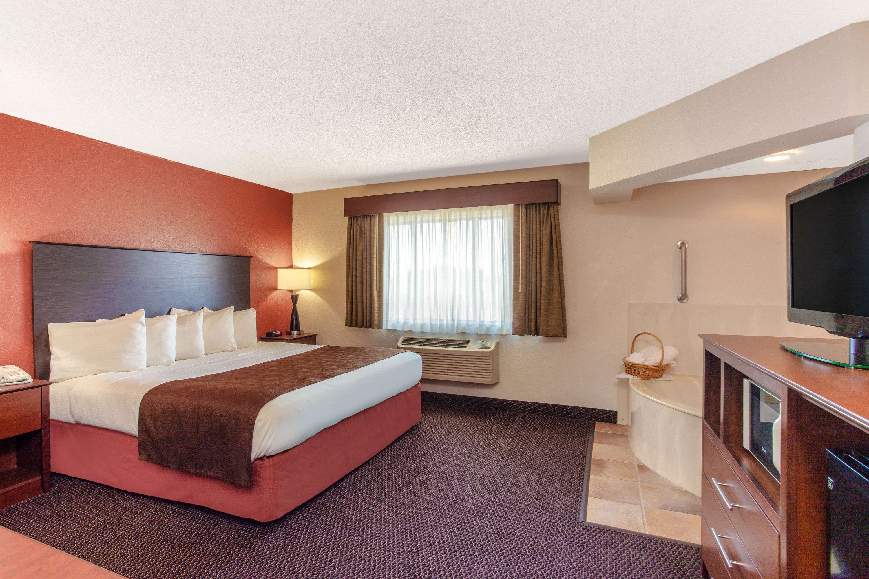 AmericInn by Wyndham White Bear Lake St. Paul