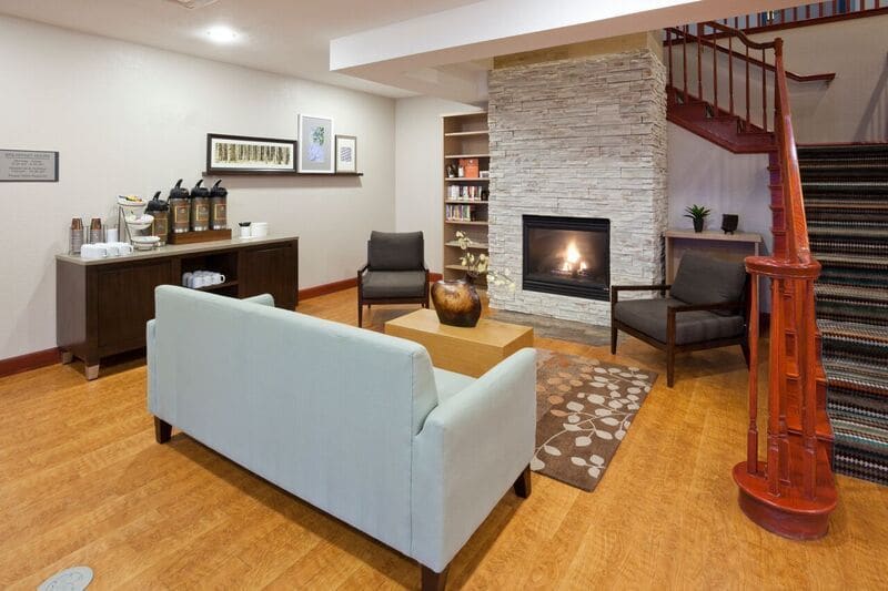 Country Inn & Suites by Radisson, Willmar, MN