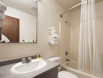 Days Inn by Wyndham Willmar