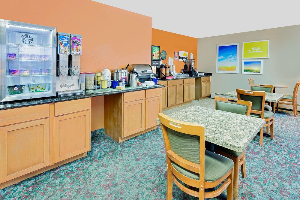 Days Inn by Wyndham Winona