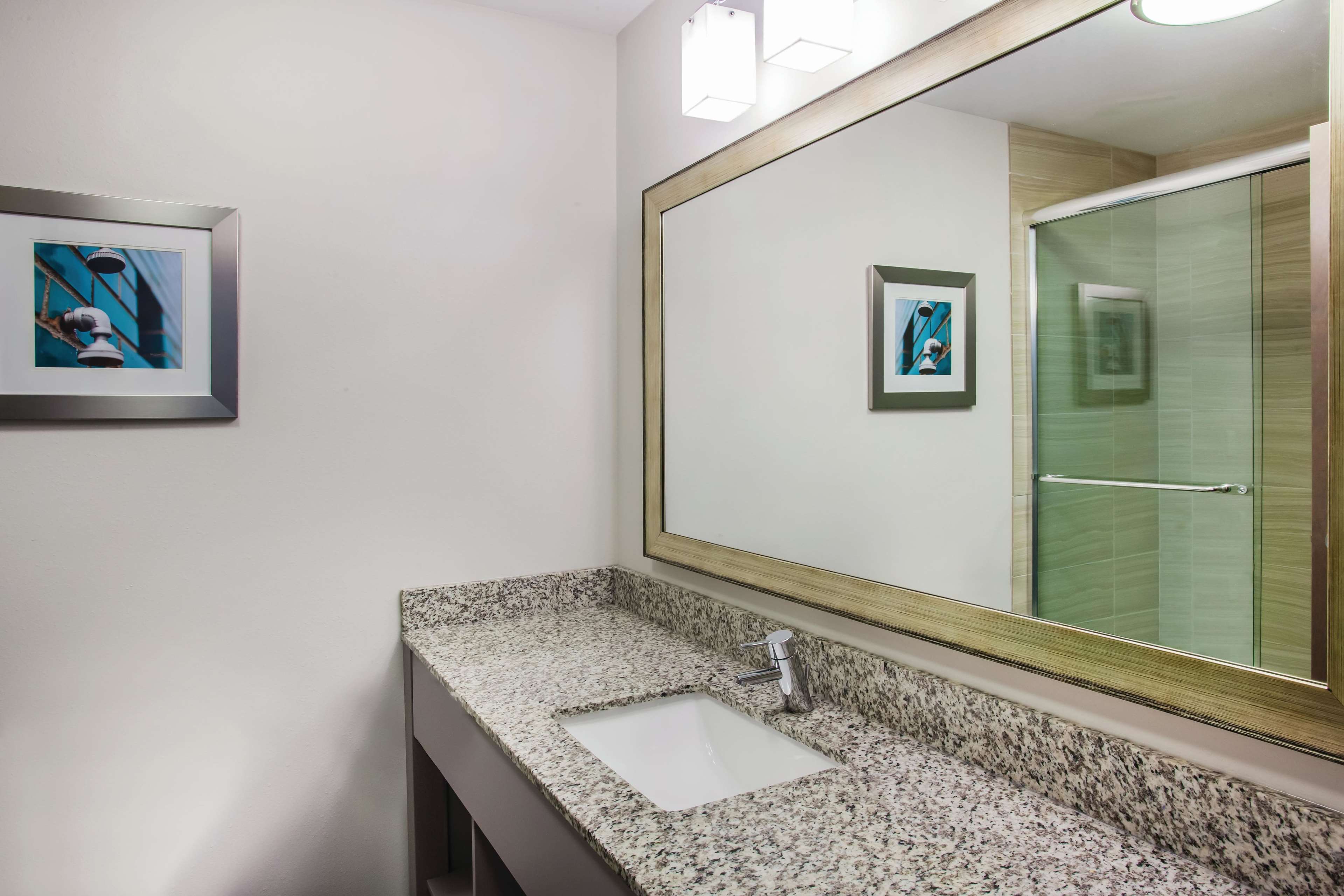La Quinta Inn & Suites by Wyndham St. Paul - Woodbury