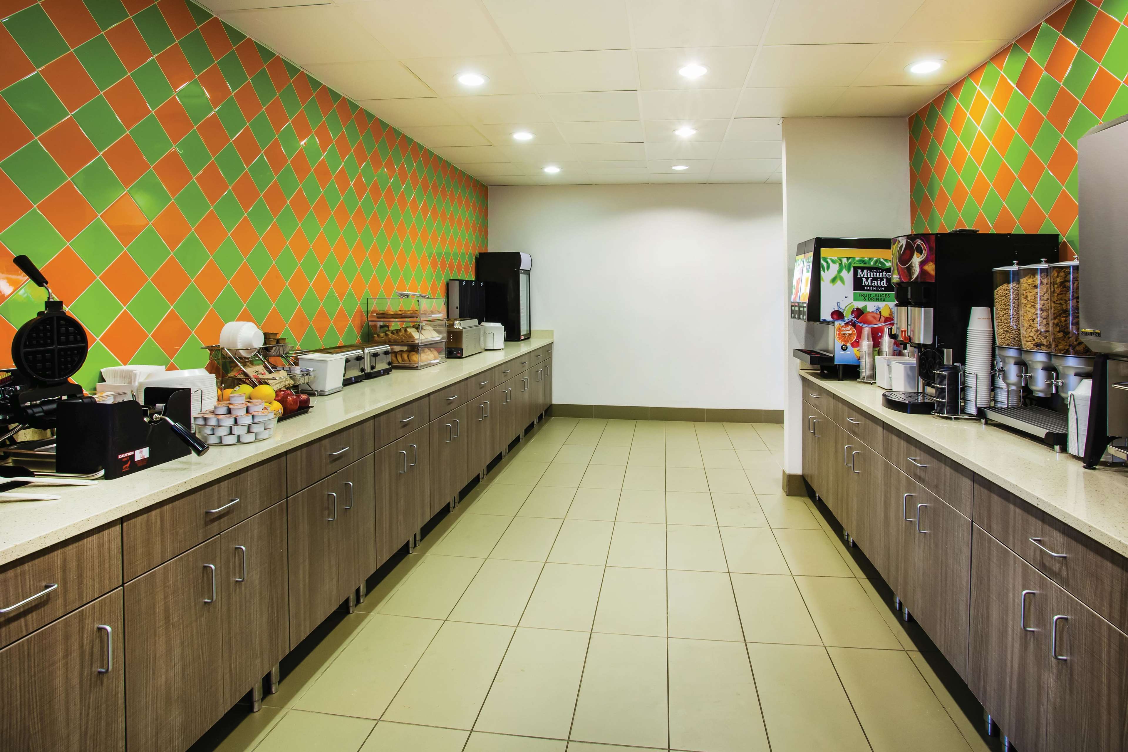 La Quinta Inn & Suites by Wyndham St. Paul - Woodbury