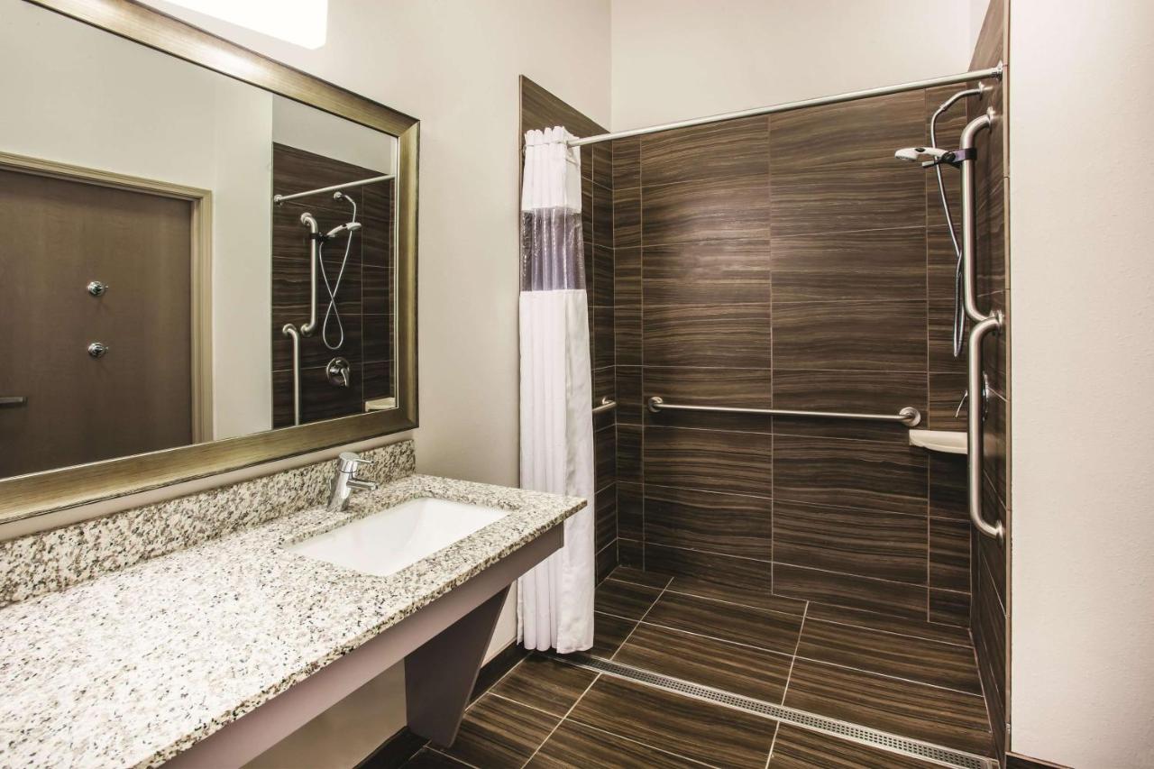 La Quinta Inn & Suites by Wyndham St. Paul - Woodbury