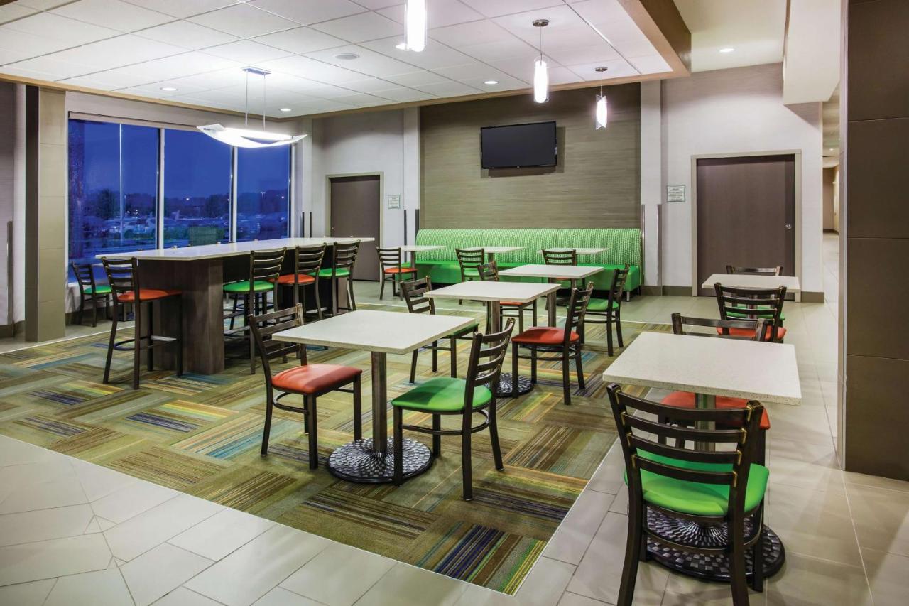 La Quinta Inn & Suites by Wyndham St. Paul - Woodbury