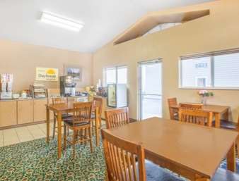 Days Inn by Wyndham Worthington