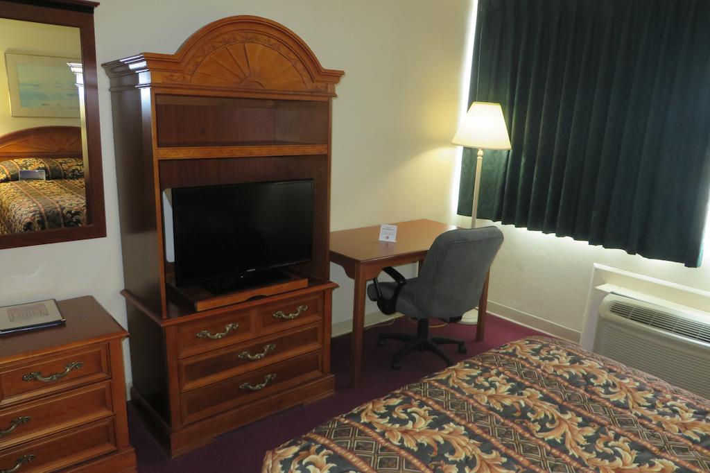 Norwood Inn & Suites Worthington
