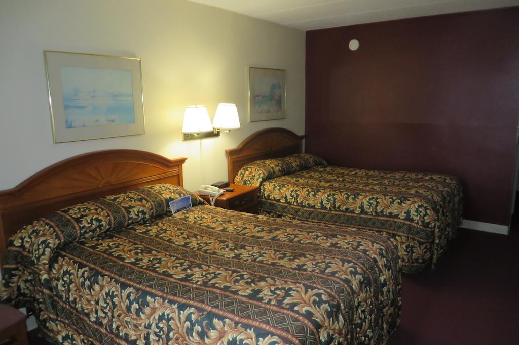 Norwood Inn & Suites Worthington
