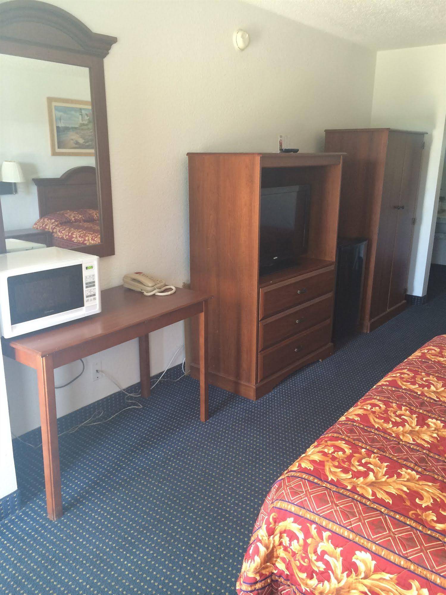 Broadway Inn Express