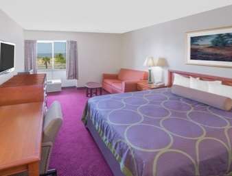 Super 8 by Wyndham Biloxi