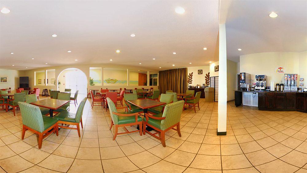 Super 8 by Wyndham Biloxi