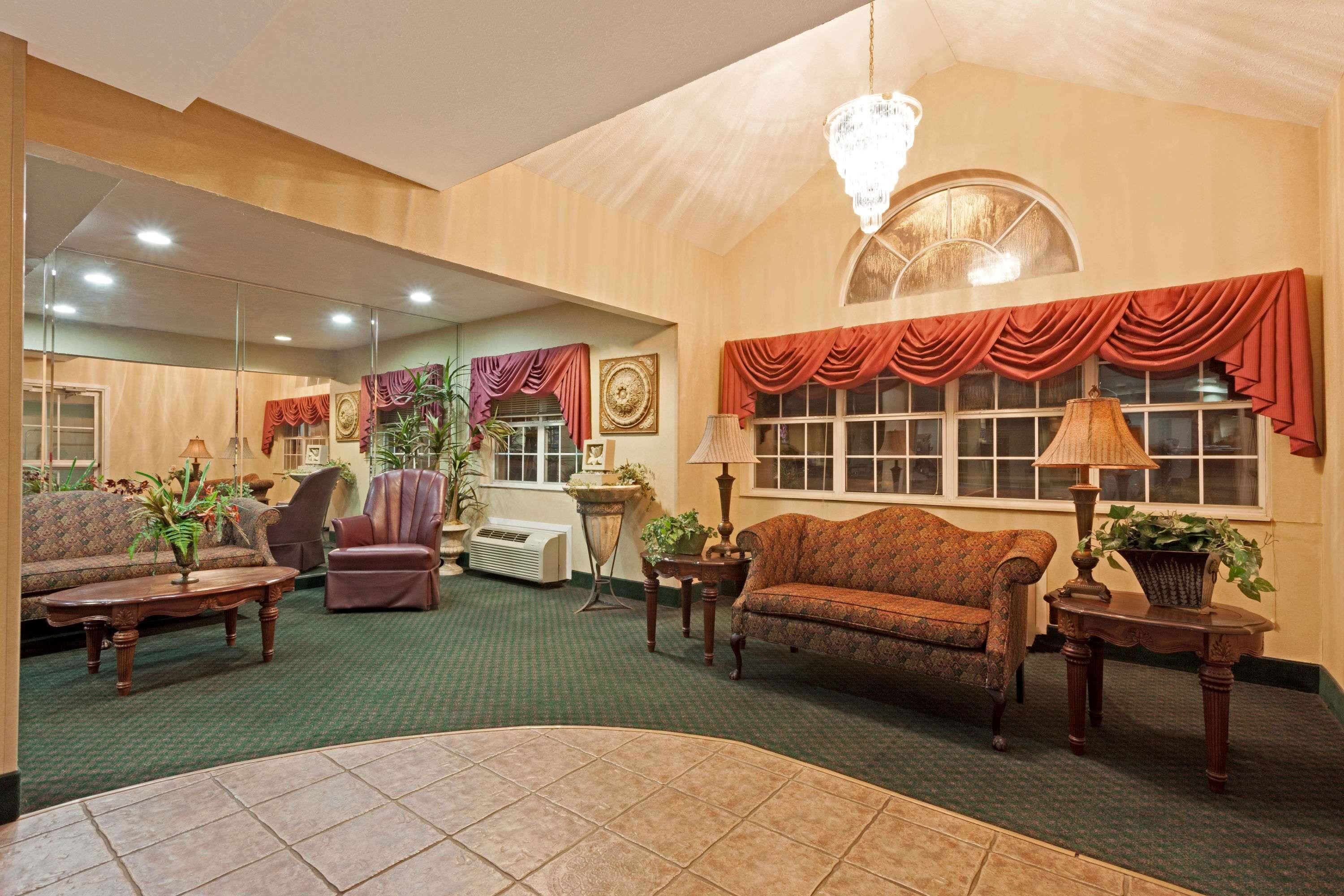 Microtel Inn & Suites by Wyndham Brandon