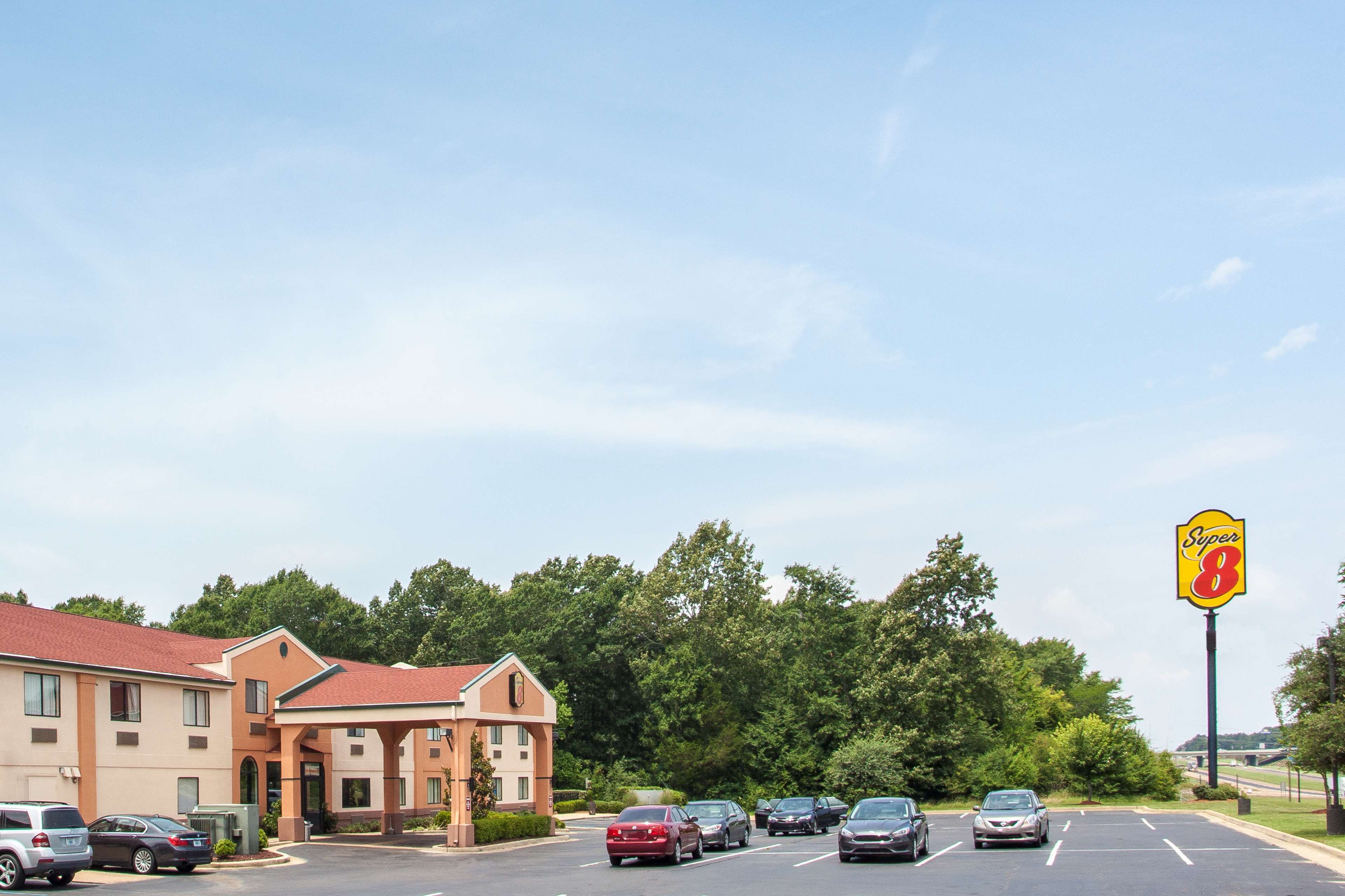 Super 8 by Wyndham Clinton