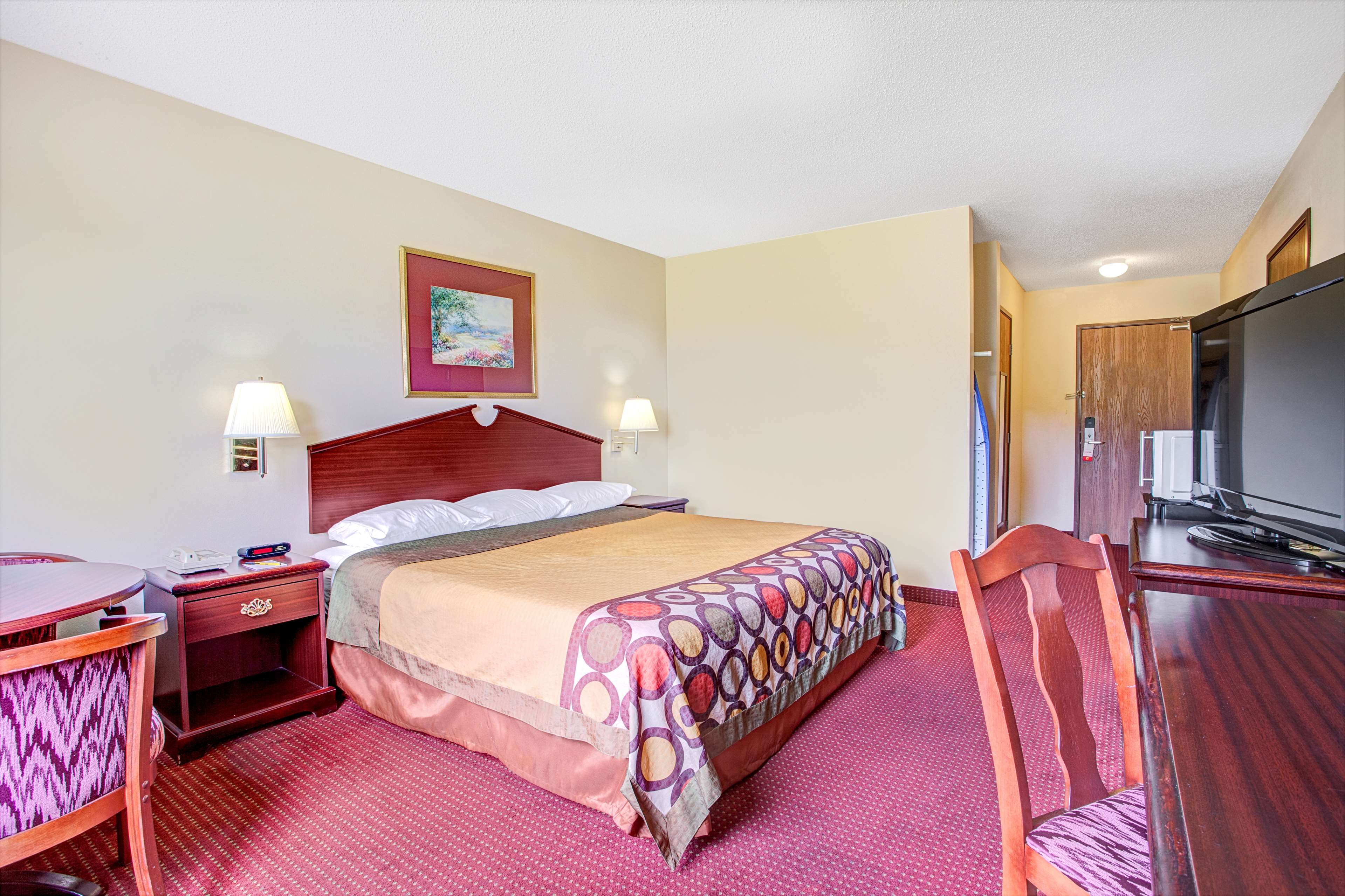 Super 8 by Wyndham Clinton