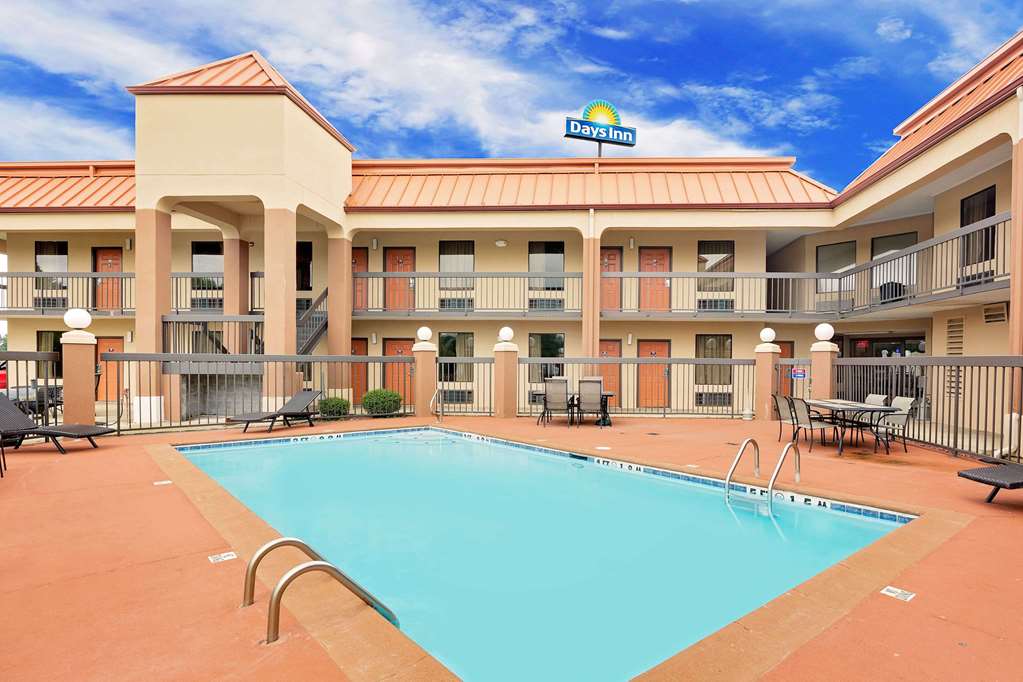 Days Inn by Wyndham Columbus