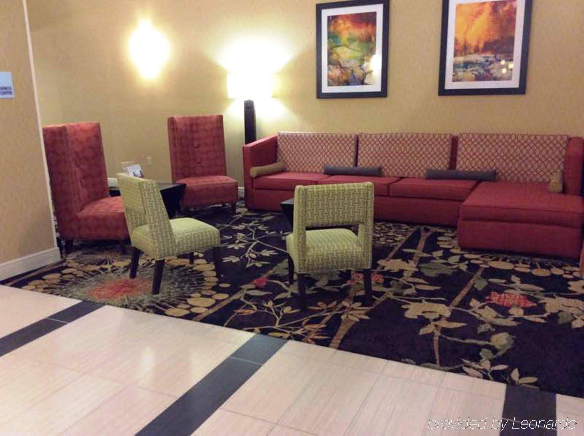 Holiday Inn Express & Suites Forest